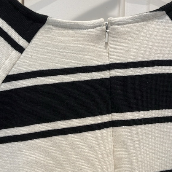 Cotton black/off-white A-line dress new never worn front pockets w/nice buttons - Picture 12 of 12